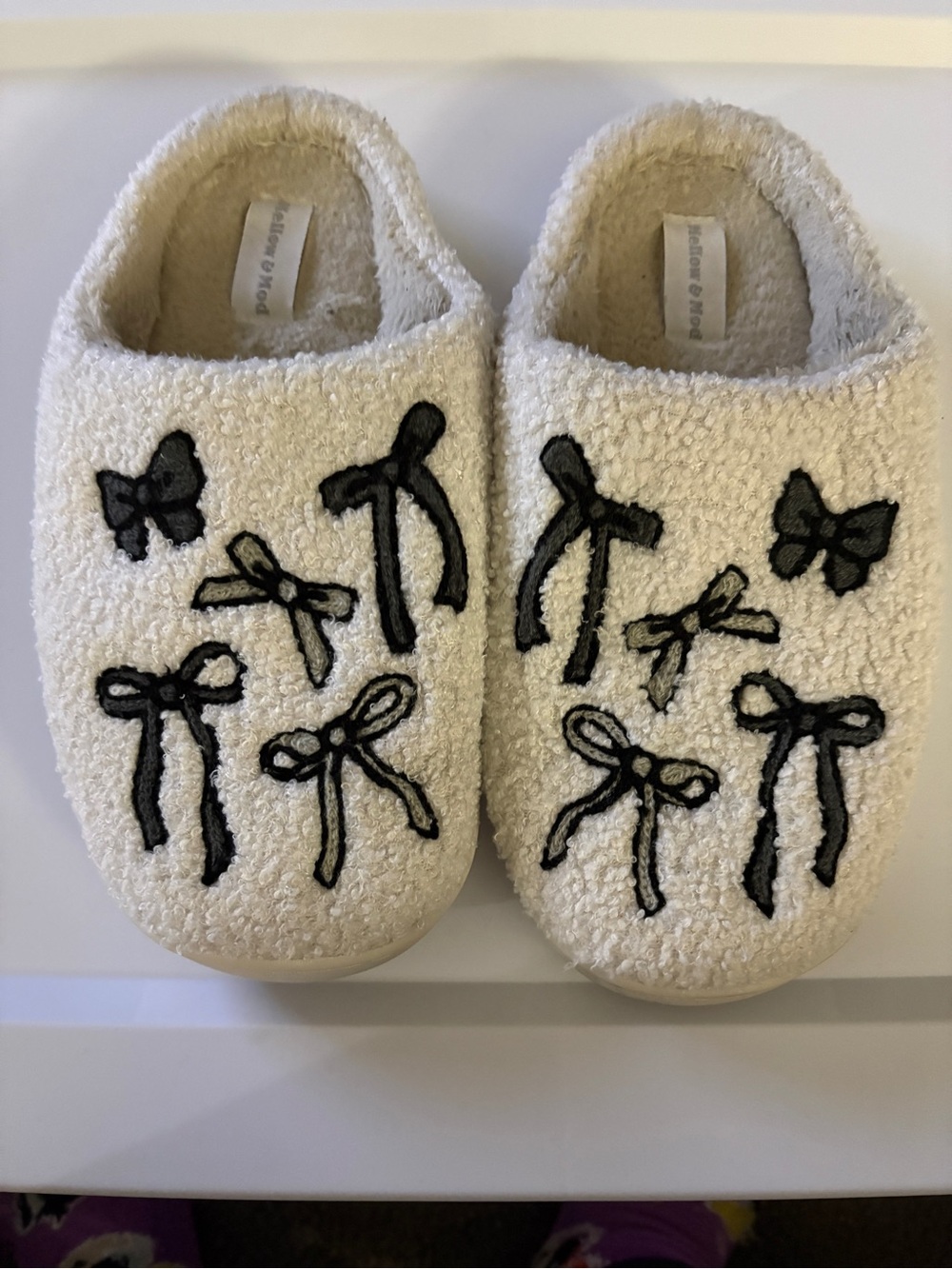 Mellow & Mod Embroidered Ribbon Bow Sherpa Slippers - Size 8/9 EUC Coquette
